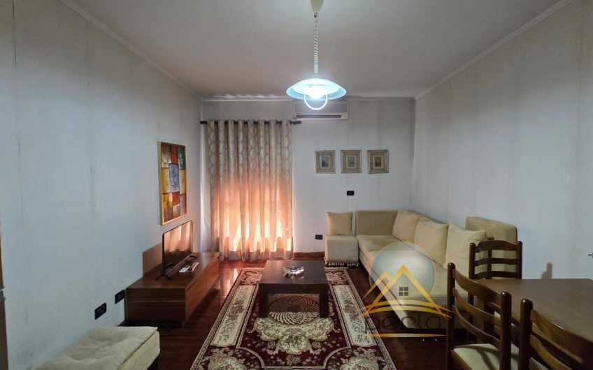 Apartament – Për Qira – Komuna e Parisit, Tiranë