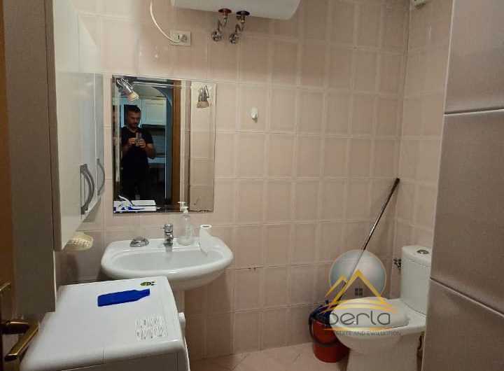 Apartament – Për Qira – Komuna e Parisit, Tiranë