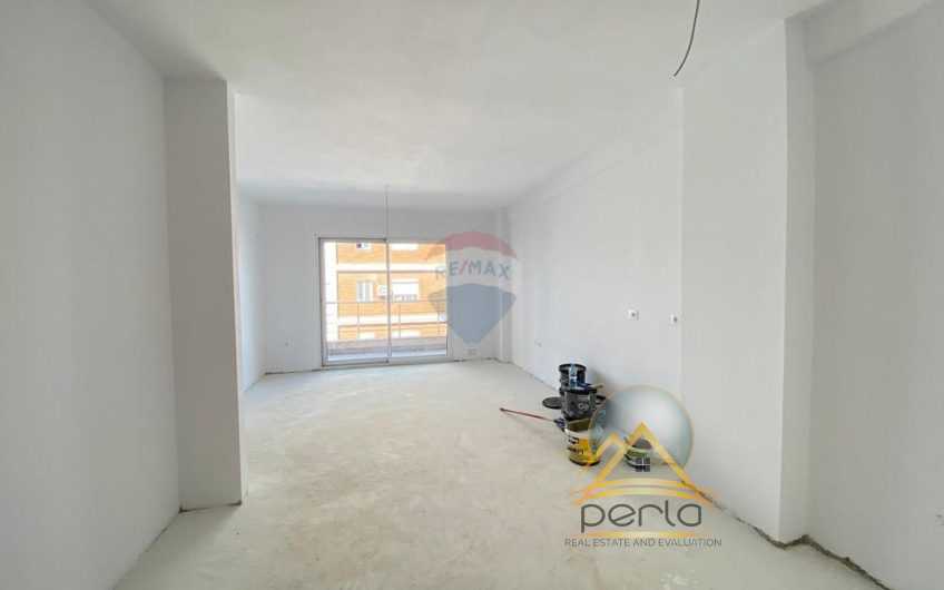 Shitet apartament  2+1 ne Fresk