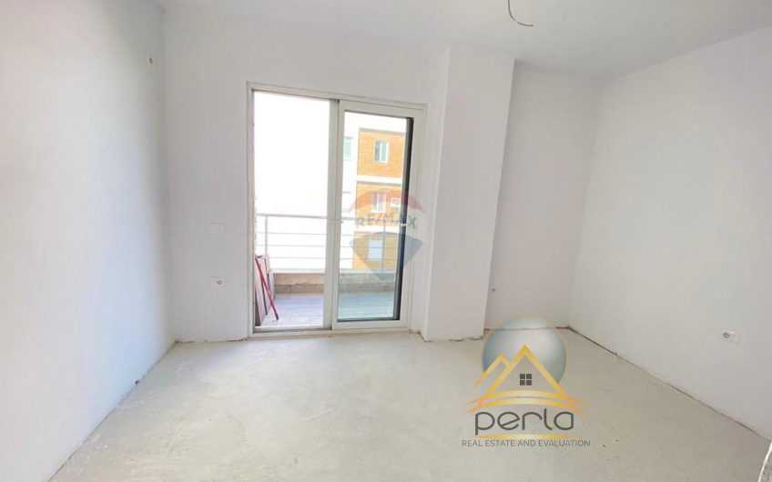 Shitet apartament  2+1 ne Fresk