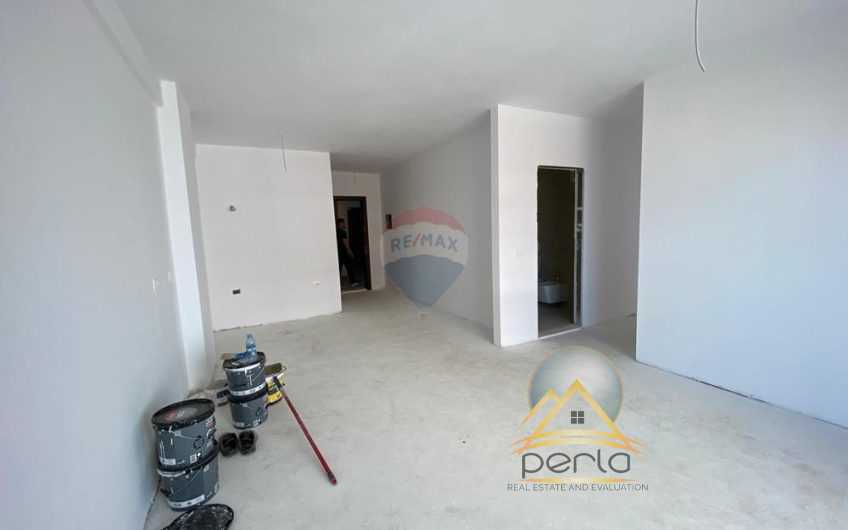 Shitet apartament  2+1 ne Fresk