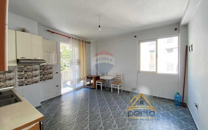 Shitet apartament 2+1 ne Fresk