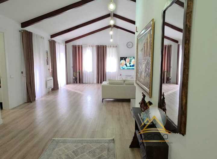 Penthouse me qira, Secret Garden