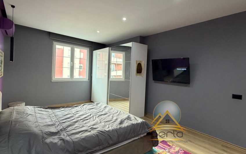 Jepet me qira apartament 2+1, Astir