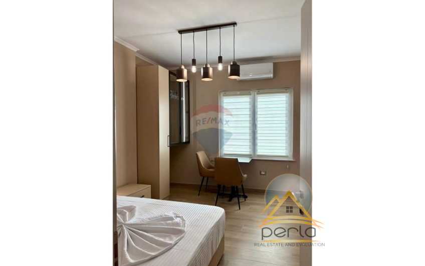 2 Garsoniere ne shitje, Myslym Shyr!