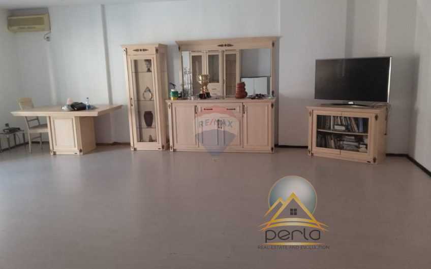 Shitet Apartament Dublex, Laprakë