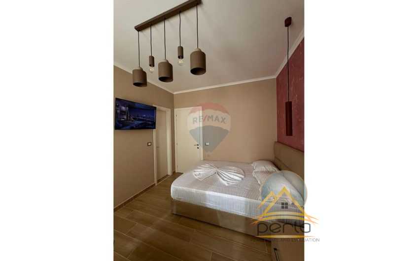 2 Garsoniere ne shitje, Myslym Shyr!