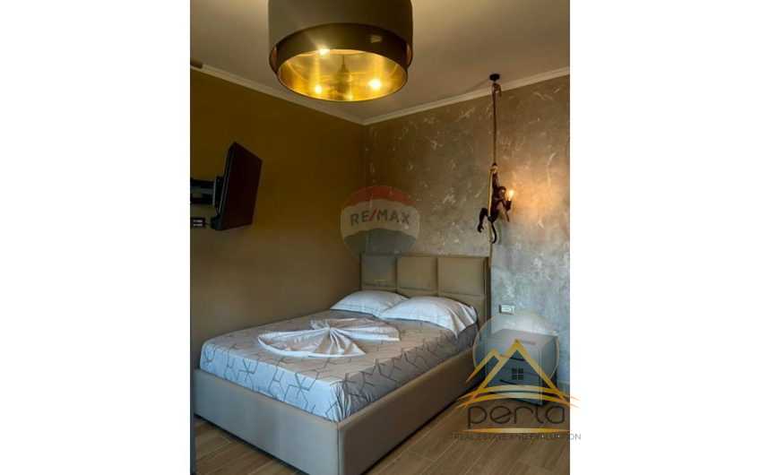 2 Garsoniere ne shitje, Myslym Shyr!