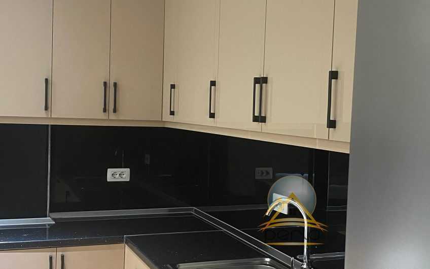 🏠 Apartament 1+1 me Qira – Shkolla e Kuqe, Tiranë