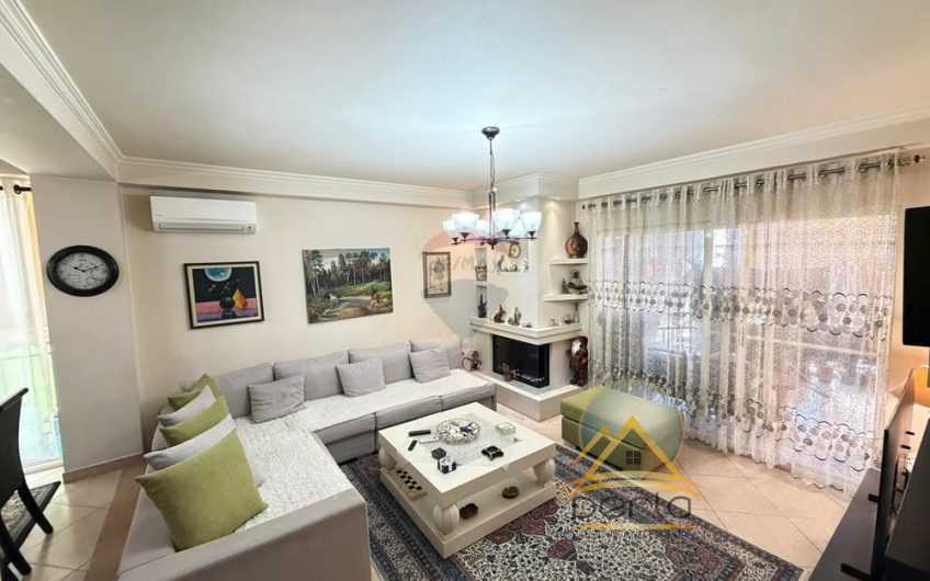 APARTAMENT PER SHITJE TE LIBRI  UNIVERSITARE  TIRANE