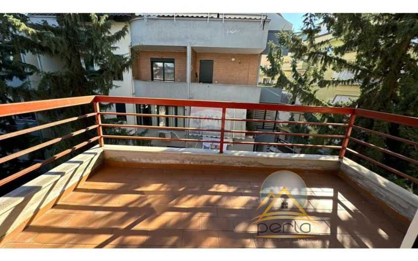 Apartament 2+1 me qira te Liqeni i Thate