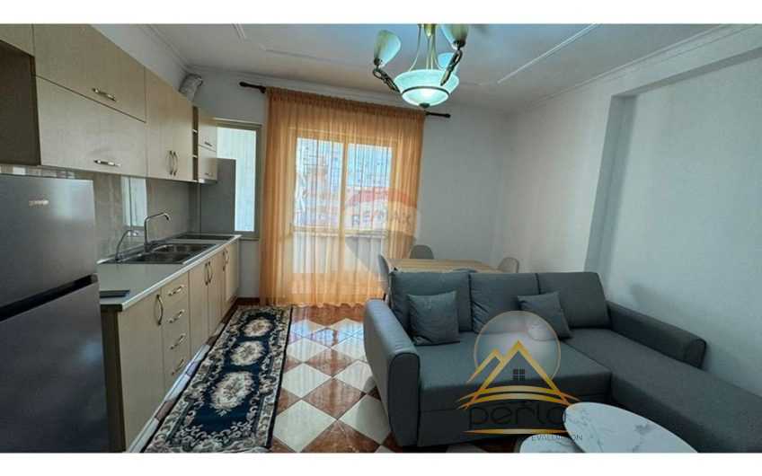 Apartament 2+1 per qira te Komuna e Parisit