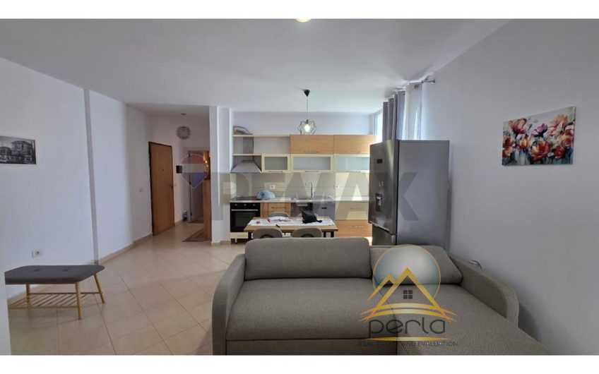 Apartament – Për Qira – Komuna e Parisit, Tiranë