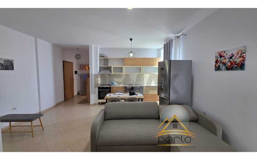 Apartament – Për Qira – Komuna e Parisit, Tiranë