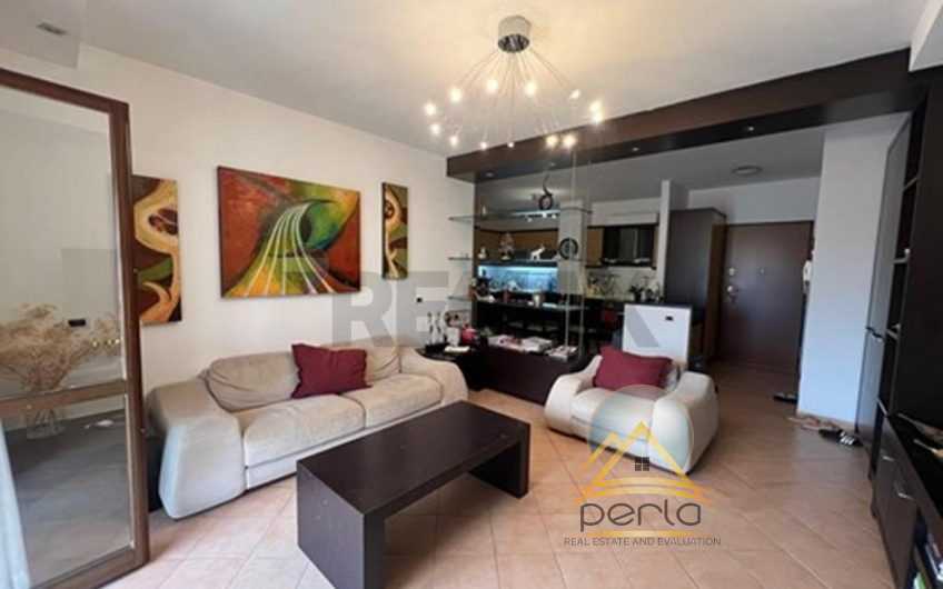 Apartament – Për Shitje – Komuna e Parisit, Tiranë