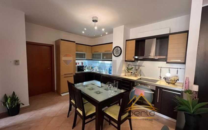 Apartament – Për Shitje – Komuna e Parisit, Tiranë