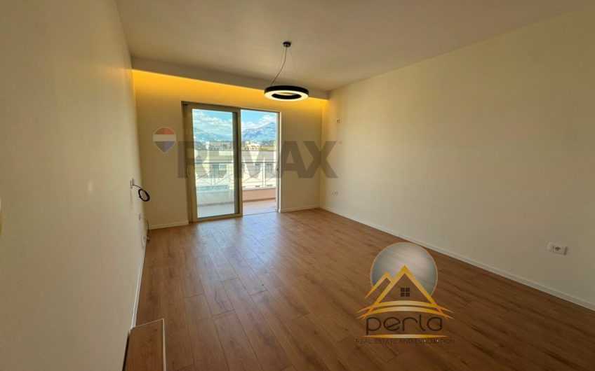 Shitet apartament 2+1+2 ne Astir