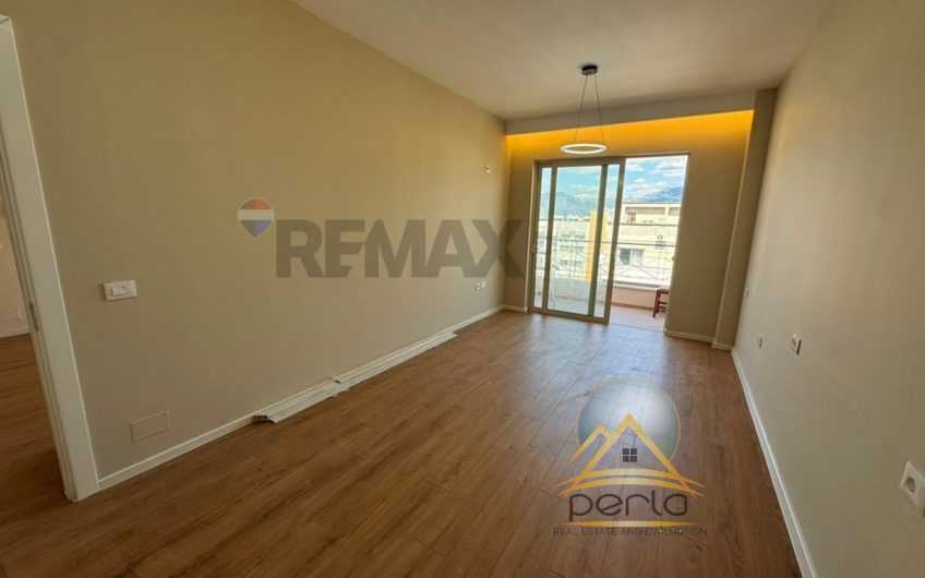 Shitet apartament 2+1+2 ne Astir