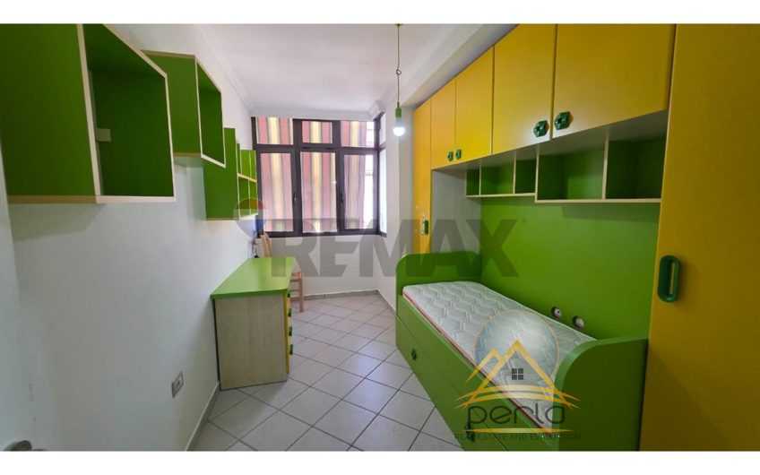 Apartament – Për Qira – Komuna e Parisit, Tiranë
