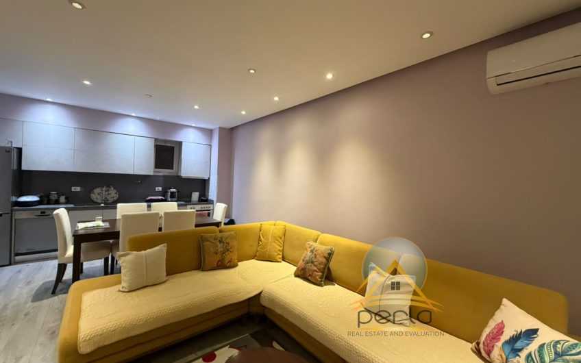 Apartament per qira 2+1+2